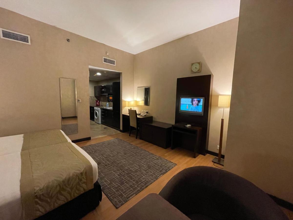 Tulip Creek Hotel Apartments Dubai Exterior foto