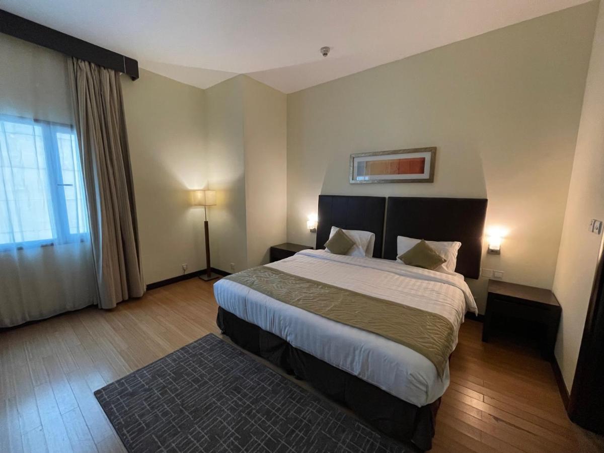 Tulip Creek Hotel Apartments Dubai Exterior foto