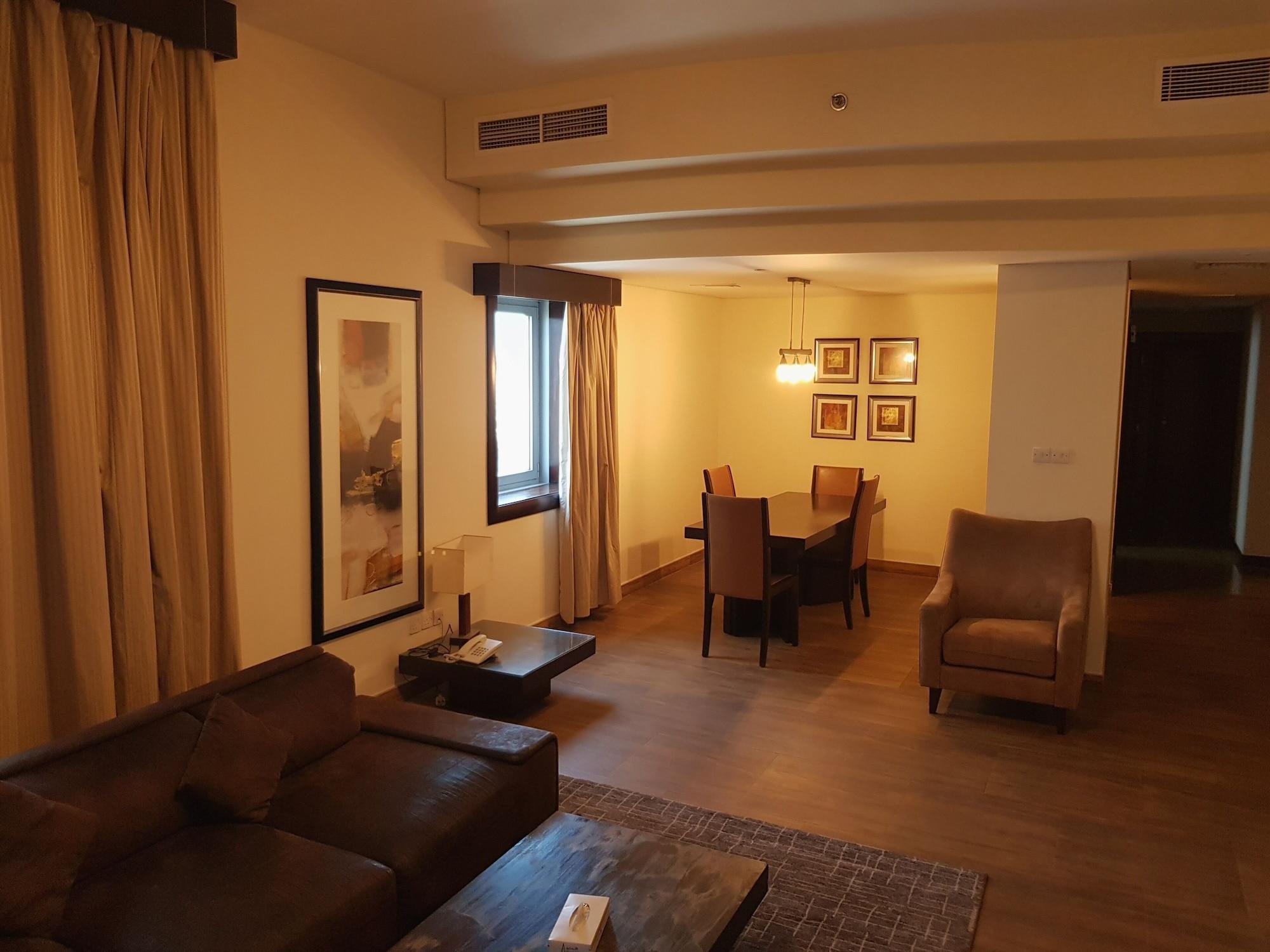 Tulip Creek Hotel Apartments Dubai Exterior foto