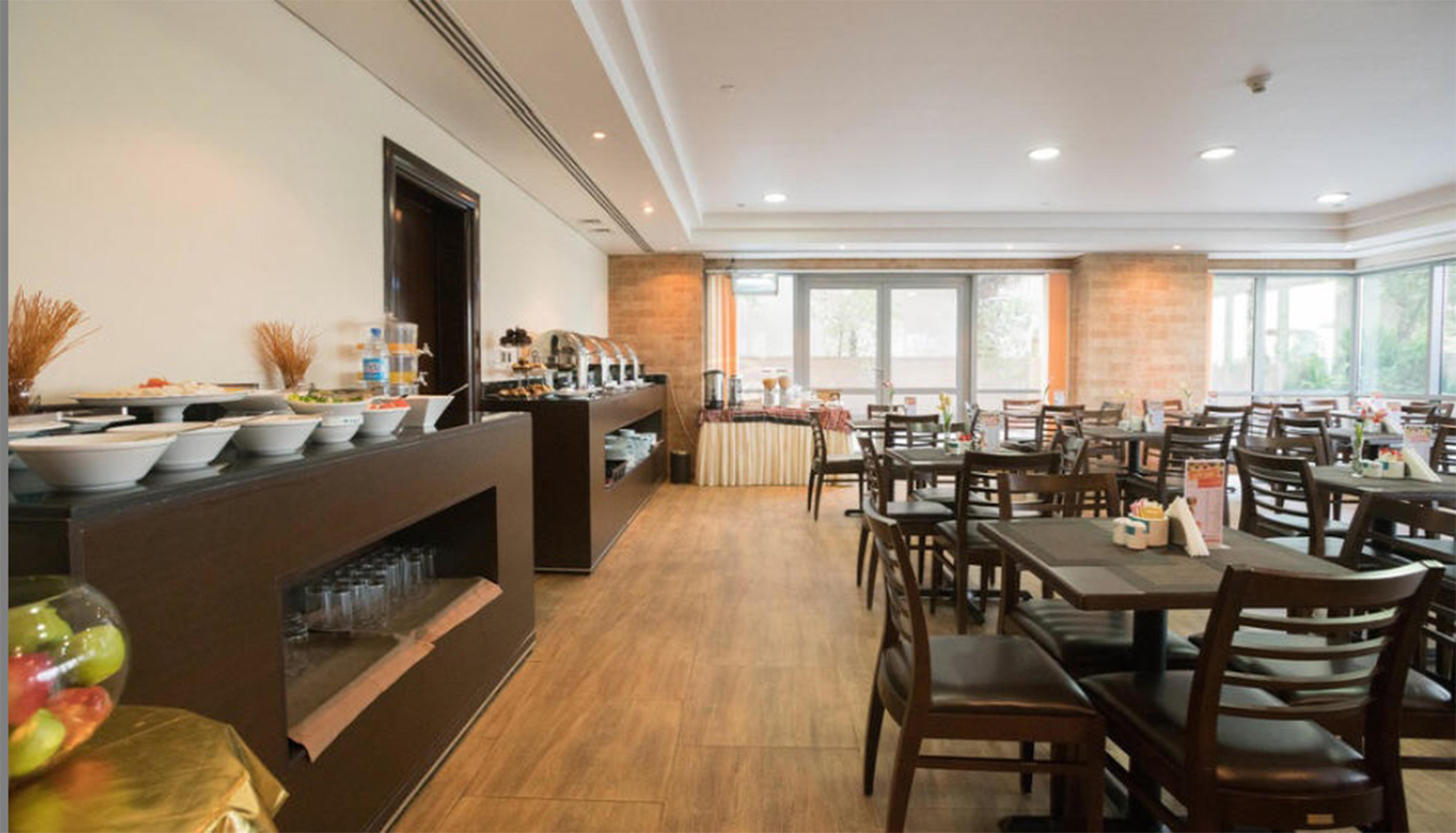 Tulip Creek Hotel Apartments Dubai Exterior foto