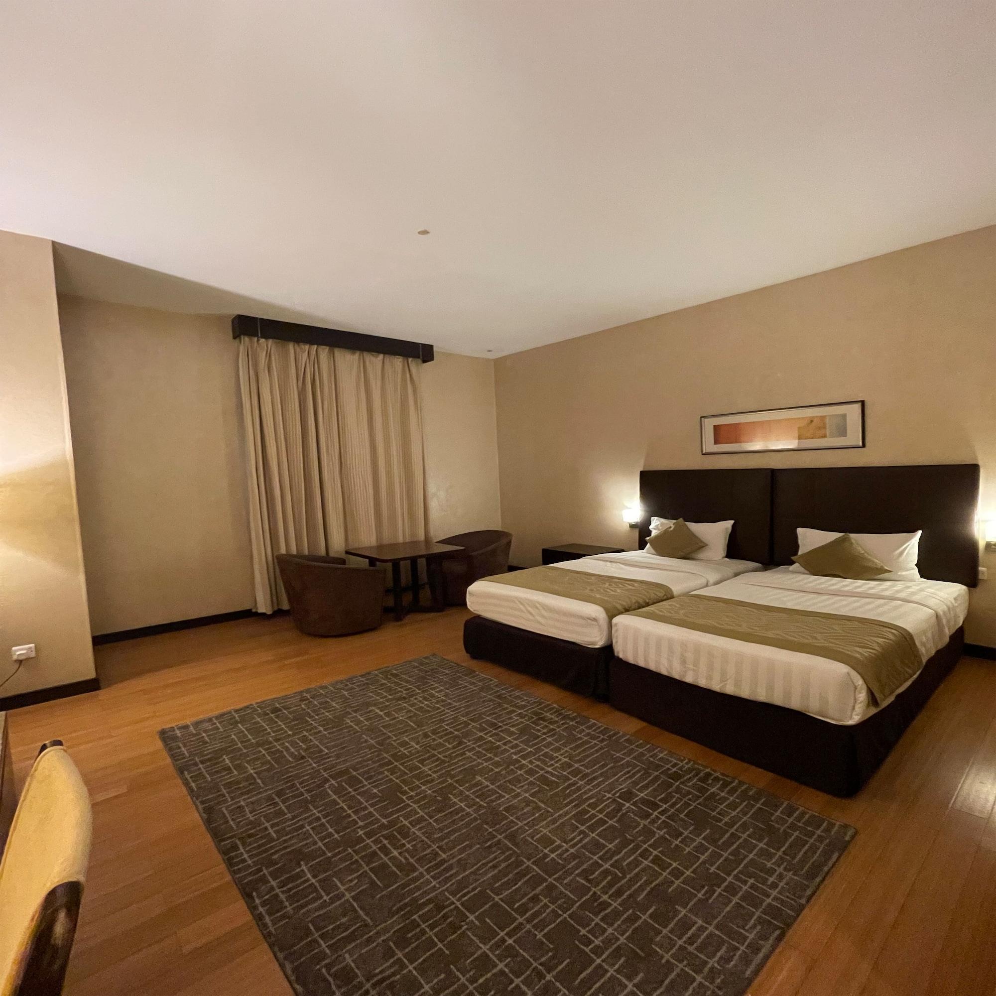 Tulip Creek Hotel Apartments Dubai Exterior foto